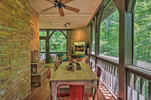 Charming Cashiers Cottage with Screened Porch!