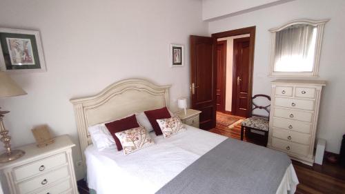  Habitación con balcón en el centro de Algorta, Pension in Getxo