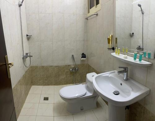 Bathroom, دولف للأجنحة الفندقية in Ha'il