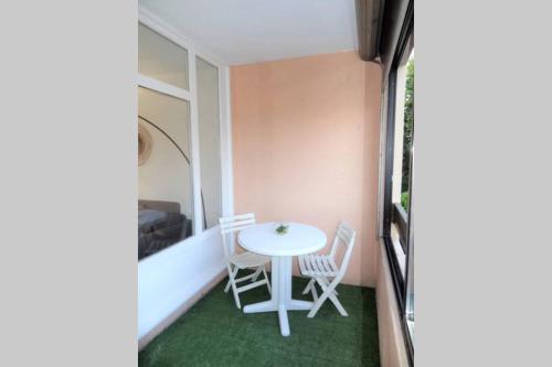 Frejus 5 min centre studio piscine Clim tennis pk