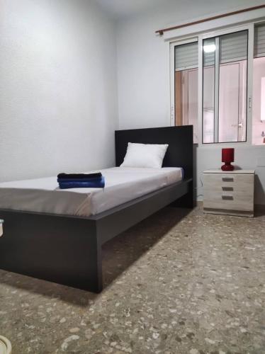  35-6- КОМНАТА в квартире для 1 человека в центре Аликанте in Alicante