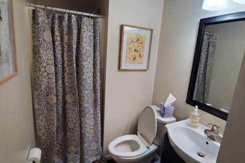 Pet Friendly Home with Fenced in Yard in Bethany, USA