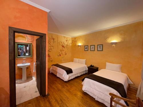 2 double beds
