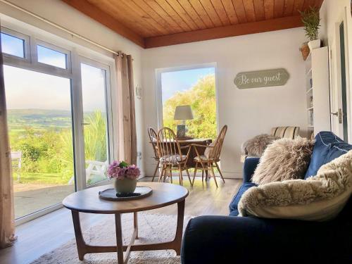 Ballygally Seaview and Garden Hideaway in 巴里加里