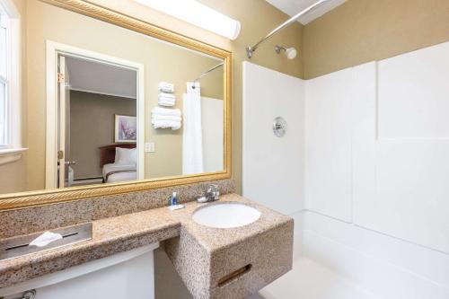 Quality Inn Poughkeepsie - image 7