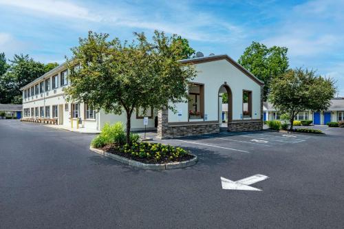Rodeway Inn Poughkeepsie - image 13
