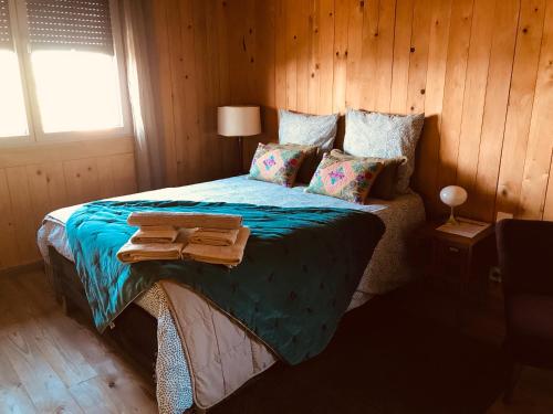 Chambre chaleureuse et atypique dans maison bois BBC chambre d'hôte Lisieux