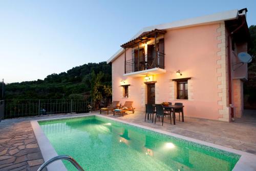 Swimming pool, Citrea Villa in Mousoures