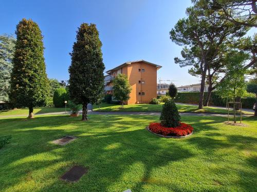 One-Bedroom Apartment with Balcony image 5