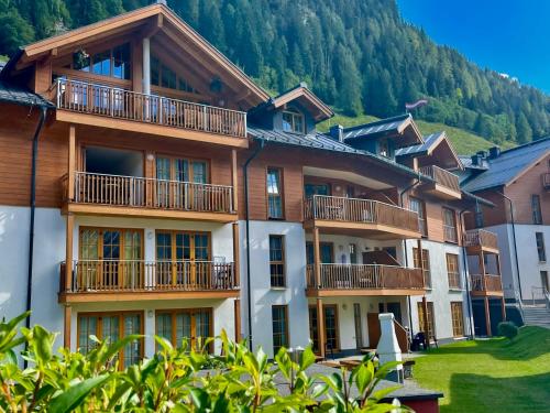 Schoenblick Mountain Resort - by SMR Rauris Apartments - Includes National Sommercard & Spa - close to Gondola