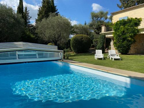 Belle villa au calme avec piscine a 30 min de Nice