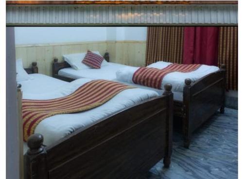 Padmashova Hotels
