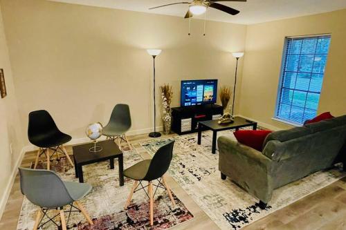 Woodlands House - FREE Parking & Fast WiFi - 3 Bed. 1,5 Bath