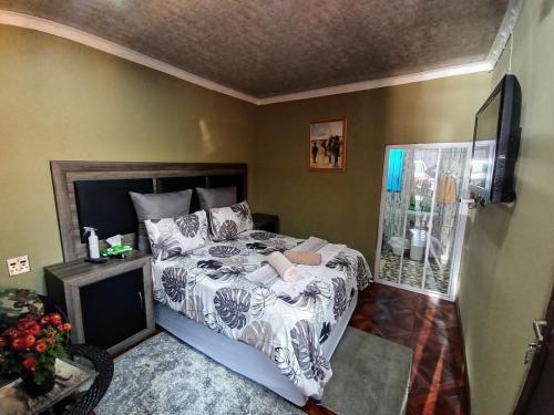 Authentic Bicycle Tours and Backpackers in Soweto