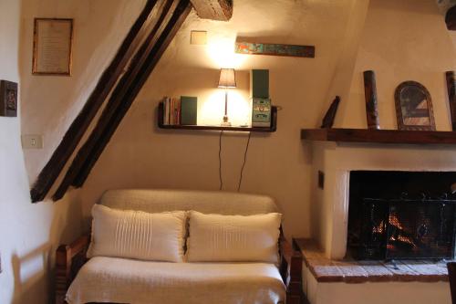 Petite Maison, nel borgo di Cetona in Cetona
