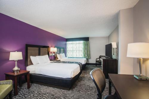 La Quinta Inn & Suites by Wyndham Clearwater South