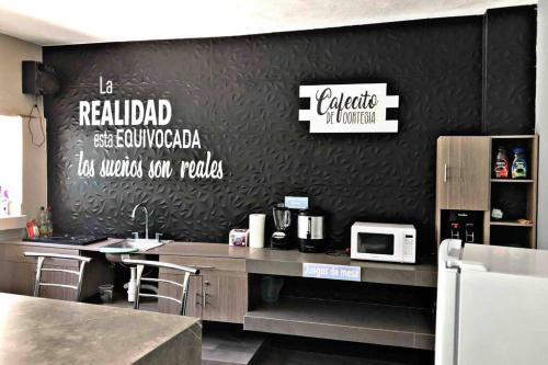 Casa con 11 habitaciones para 30 personas / Alberca con caldera