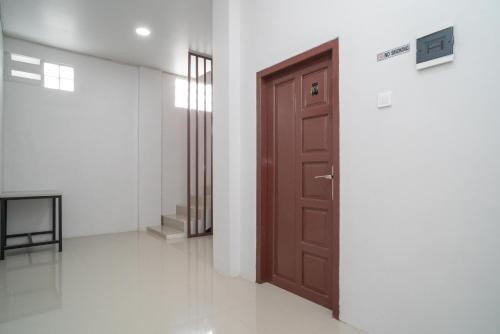 RedDoorz Syariah near Jalan Ahmad Yani Banjarmasin 3