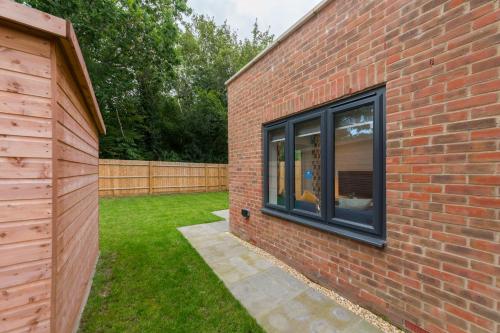 Greenfields's Hurley House - New modern 4 Bedroom House