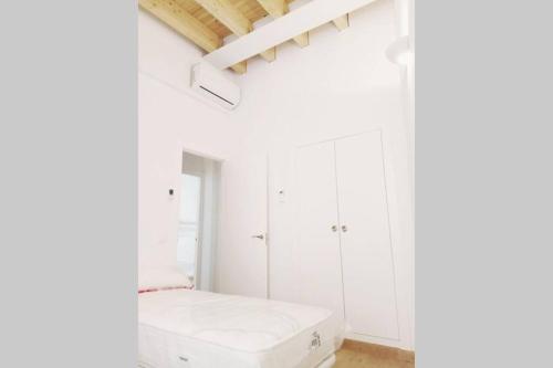Top-notch downtown house with private rooftop terrace and parking opt, Seville (photo 8)