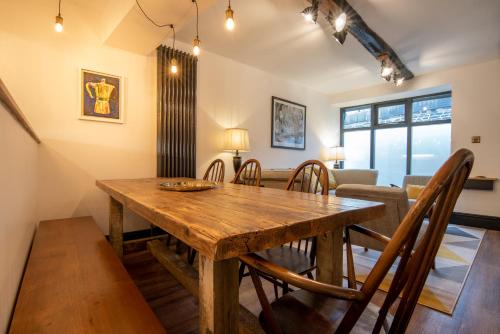 Former 16th Century Inn - In the heart of Macclesfield, gateway to the Peaks in 麥克爾斯菲爾德中心