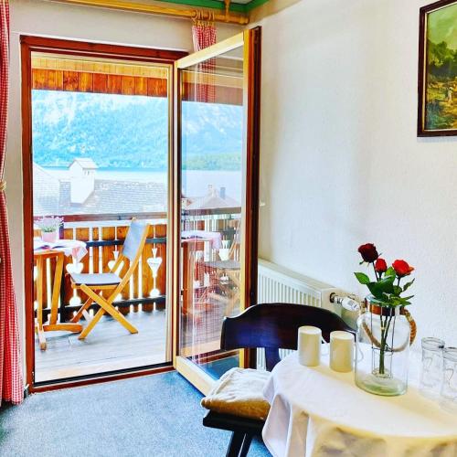 祖姆莫爾巴奇咖啡餐廳飯店 (Cafe Restaurant zum Muhlbach) in 哈爾施塔特