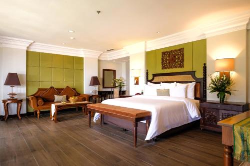 The Grand Hill Resort-Hotel – Bogor, PA