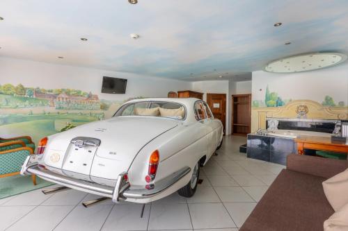 Jaguar Suite