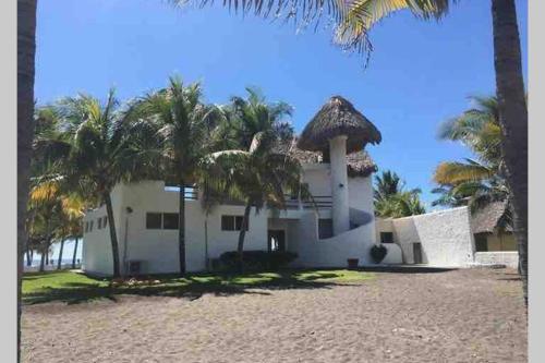 Casa en Monterrico La Espanola