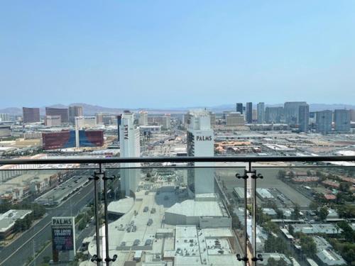 53Fl Palms Place Luxury Condo Best Strip View and Pool