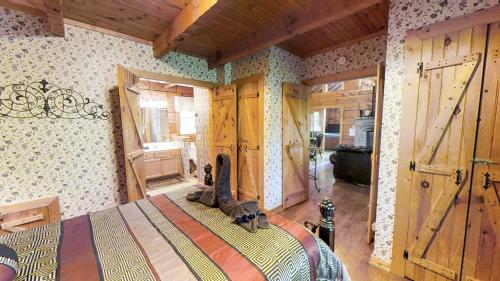 Priscilla Heights Lane Cabin 3301 - image 2