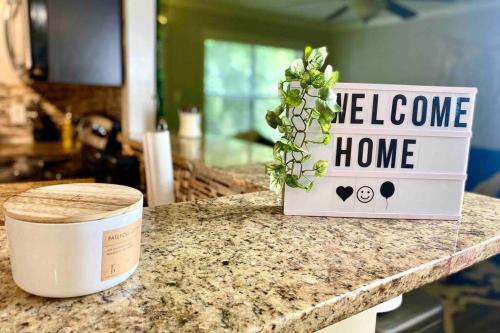 Cozy Spacious 1 BR Getaway 2 mi from Truist Park