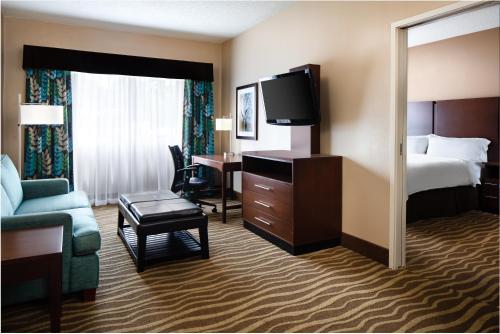 Holiday Inn Hotel & Suites Overland Park-West, an IHG Hotel