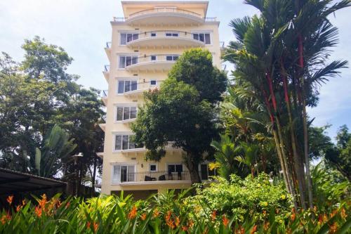 LUXURY OCEAN VIEW CONDO JACO BEACH