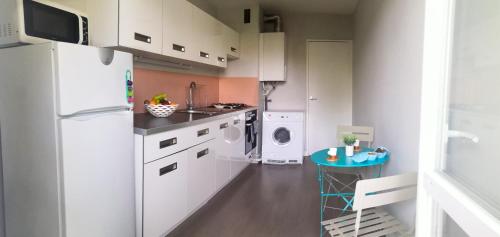 Appartement Toulouse Blagnac Aéroport IUT Parking Proche de toutes commodités Belle terrasse Netflix