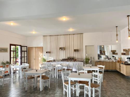 Asteri Hotel - image 2