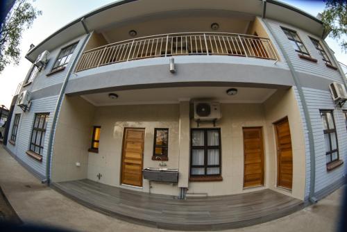 B&B Gaborone - Apartment Two-One-Two Eleven - Bed and Breakfast Gaborone