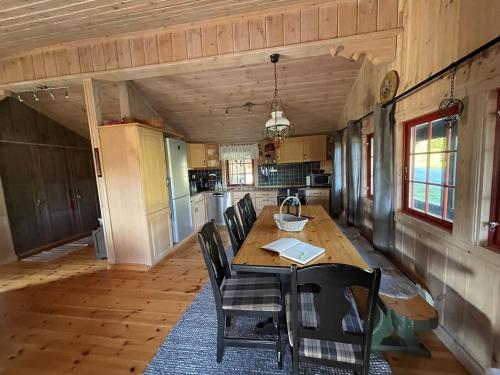 Sundebu, Spacious 5-Bedroom mountain cabin near Ski and Hiking in Rauland