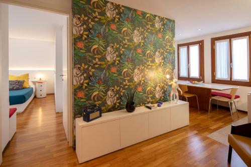 Superior Two-Bedroom Apartment image 6