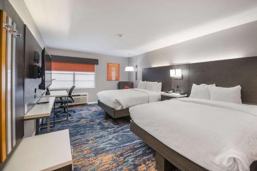 Double Room with Two Double Beds - Non-Smoking