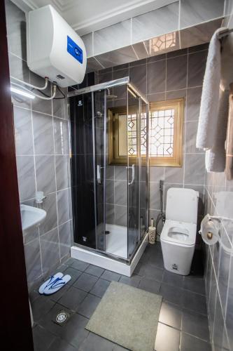 Bathroom, Residence Le Bonheur - Serviced apartment by Douala Airport/Mall in Douala