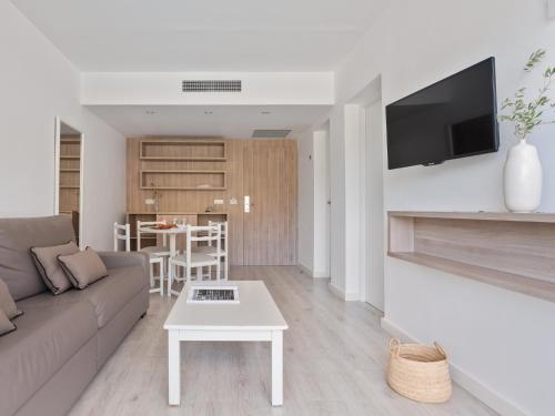 Puerto Azul Suite Hotel - image 7
