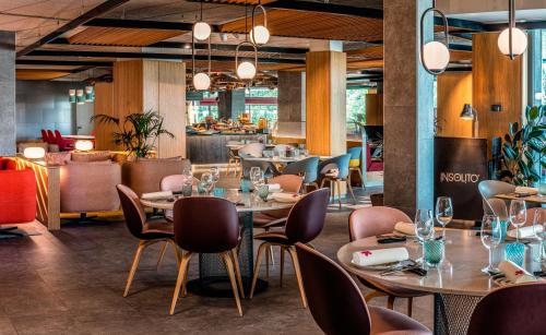 مطعم, Novotel Madrid City Las Ventas in سيوداد لينيل