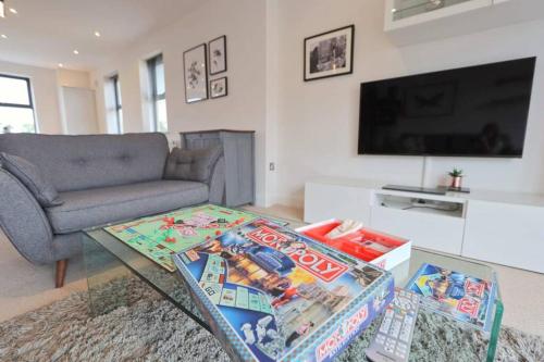 Contemporary 2 Bedroom Apartment with Parking in Southville