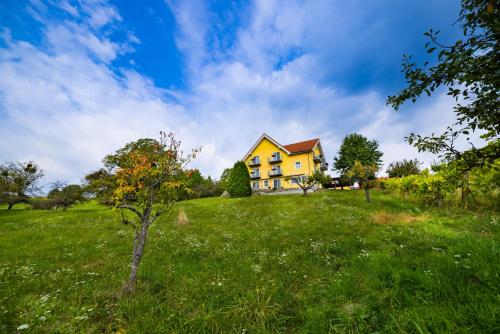 สวน, Golf & Thermenland Sonnenpension Fruhstuckshotel Burgauberg Stegersbach in สเตเจอร์สบาช