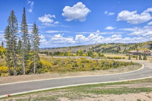 Mtn Townhome, Walk to Ski Shuttle and Main Street! in Fraser (CO)