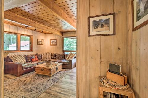 Quiet Max Meadows Cabin, 12 Acres of Property