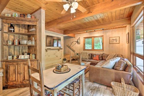 Quiet Max Meadows Cabin, 12 Acres of Property
