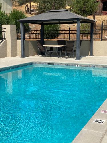 Country Inn Sonora image 6