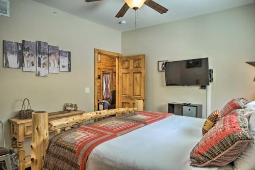 Branson West Cabin with Pool Access and Golfing